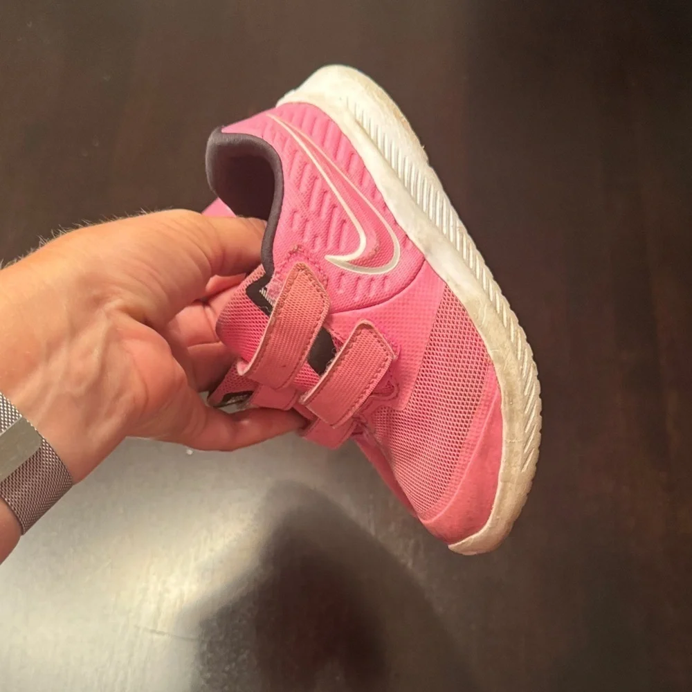 Nike Kids Sneakers in Bold Pink